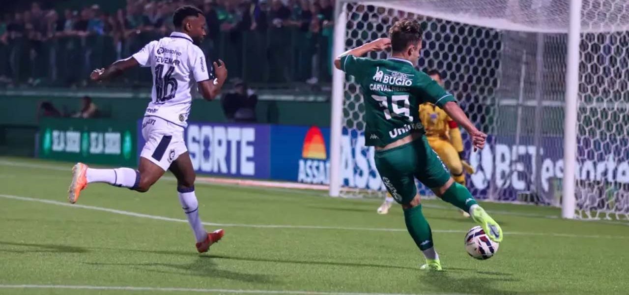 Com gol no fim, Remo bate a Chapecoense na Arena Condá