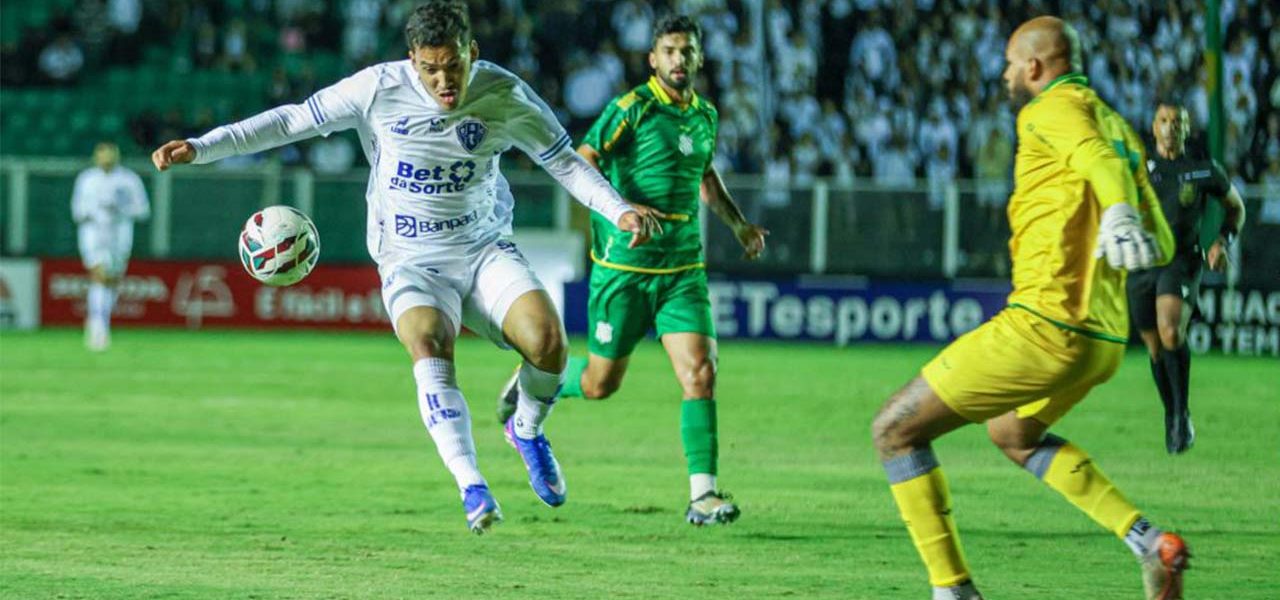 Com dois expulsos, Paysandu perde para o Figueirense fora de casa