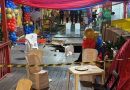 Estrutura da casa de shows Palafita cede e dezenas de pessoas caem na água