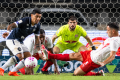 Confronto Intenso Diante do Gol